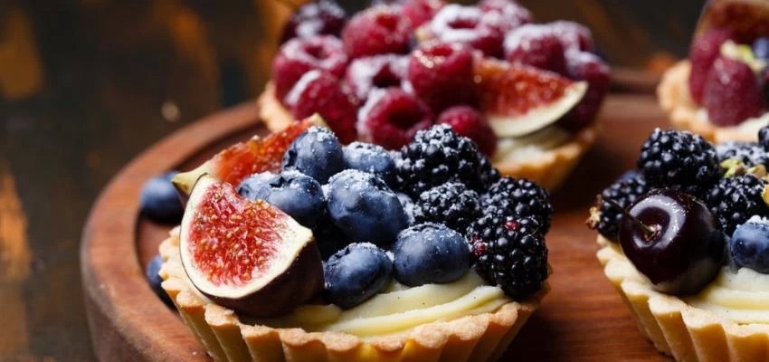 Tortas Doces e Tarteletes - 850_400_93444-tartlets-with-fresh-berries_1531841835